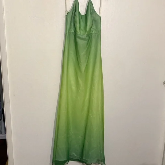 Green gown fully lined with strappy back size Small - Picture 10 of 10